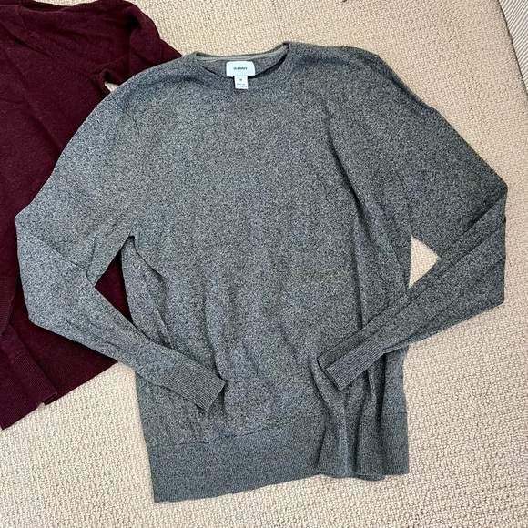 Bundle of 2 Sweaters - Picture 2 of 3